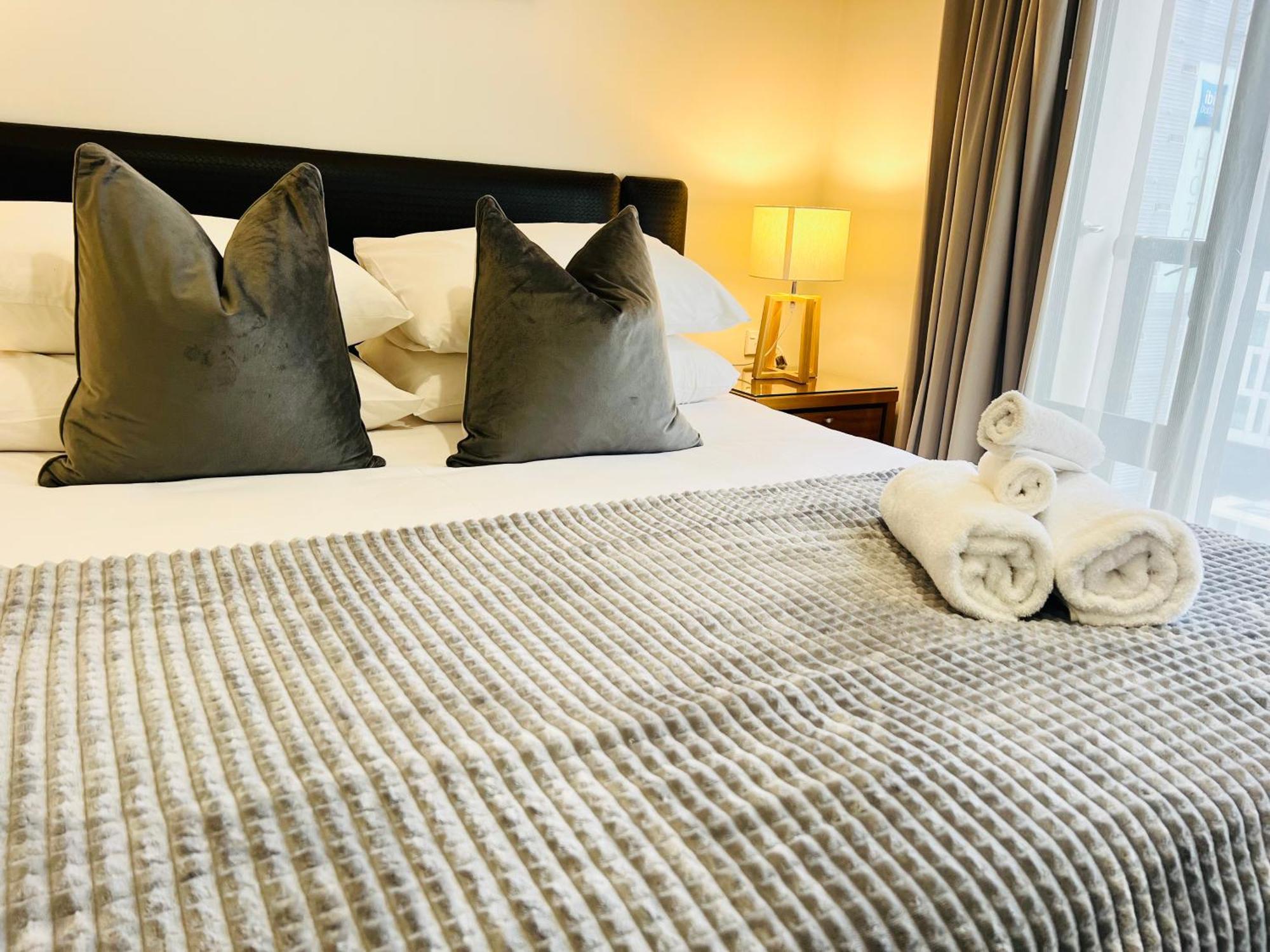 Highrise Studio Apartment W/ Ac, Pool & Gym In Auckland Cbd Bagian luar foto