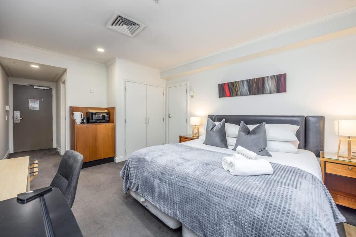Highrise Studio Apartment W/ Ac, Pool & Gym In Auckland Cbd Bagian luar foto